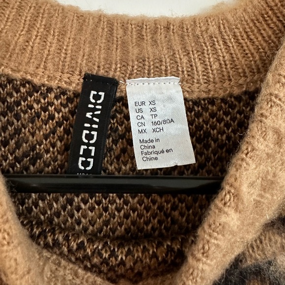 H&M Animal / Cheetah Print Sweater - Picture 3 of 3